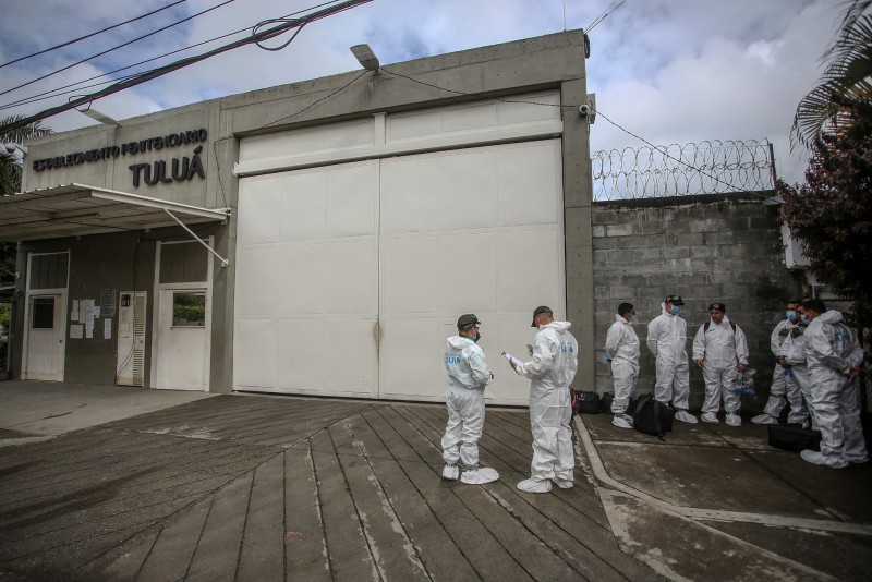 At least 52 inmates die in Colombia prison riot and fire