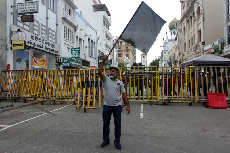 Sri Lanka admits bankruptcy, warns of crisis through 2023