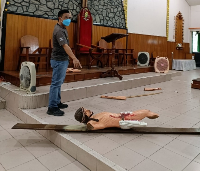 Assailant damages crucifix, Mother Mary statue at Keningau church