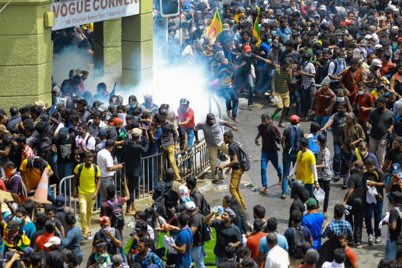 Foreign minister says 85 Malaysians in Sri Lanka reported safe