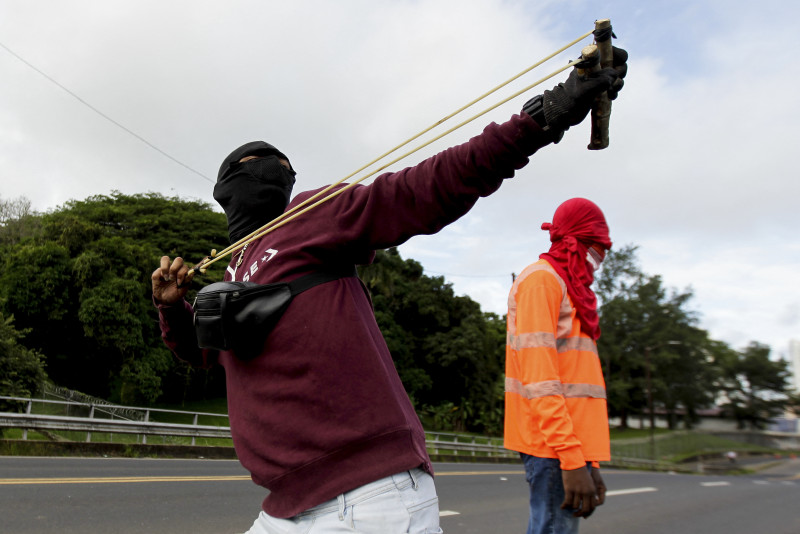 Panama govt reduces fuel prices in face of protests