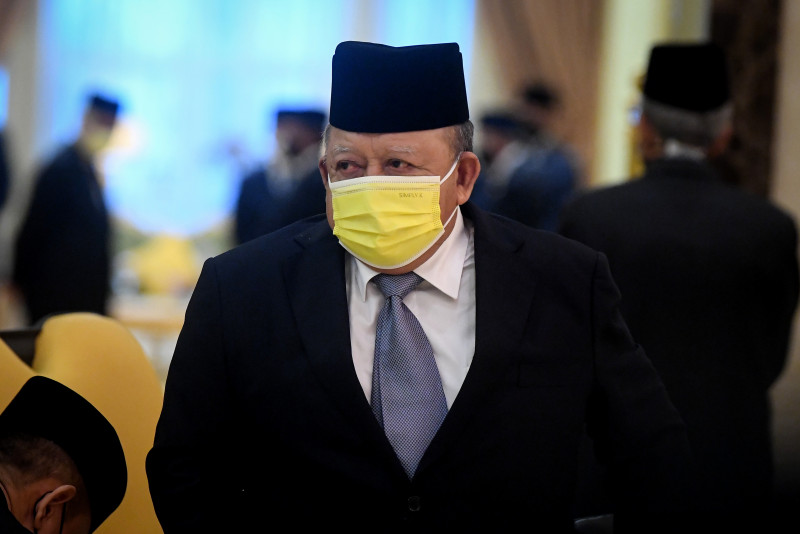 Perlis raja orders urgent repairs to homes of storm victims