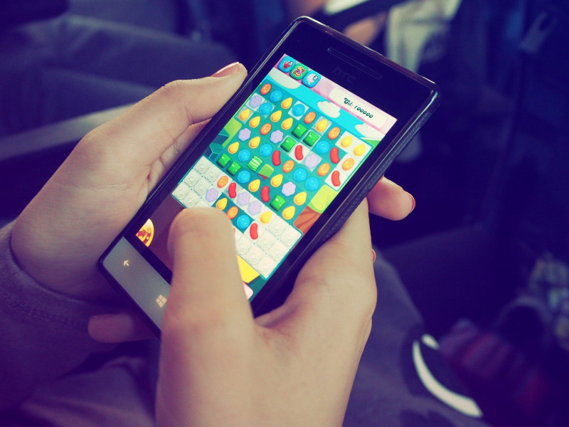 Government considering ban on smartphones for students aged 16 and below