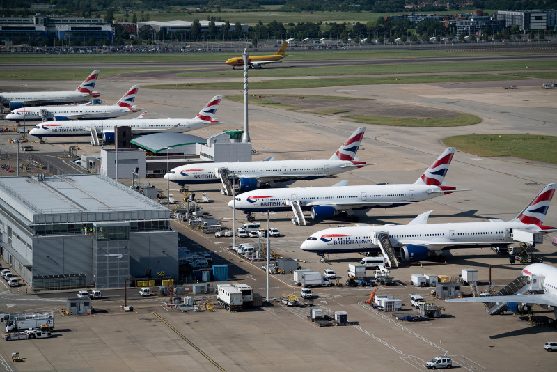 Heathrow flights resume after closure causes global flight turmoil