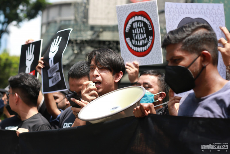 Charging peaceful protesters meant to intimidate youth: Pakatan