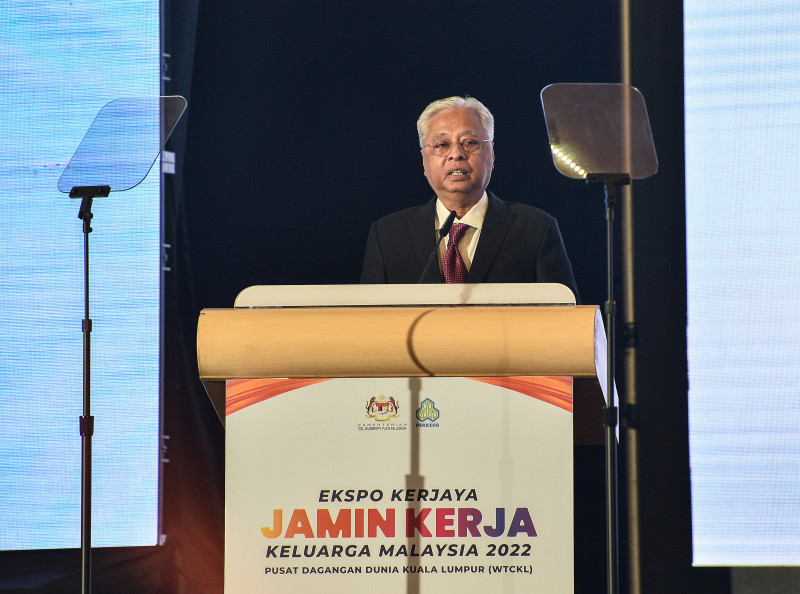 Ismail Sabri tells employers to take RM1,500 minimum wage seriously