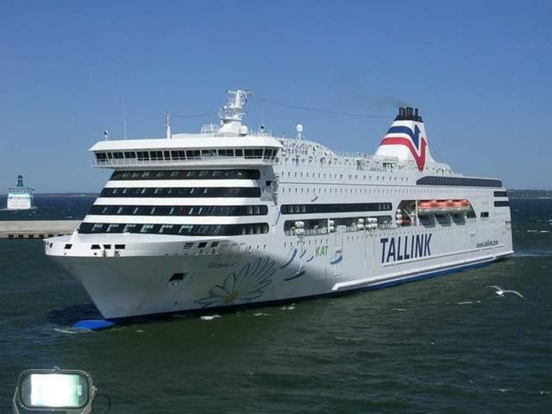 Scotland houses Ukrainian refugees on cruise ship