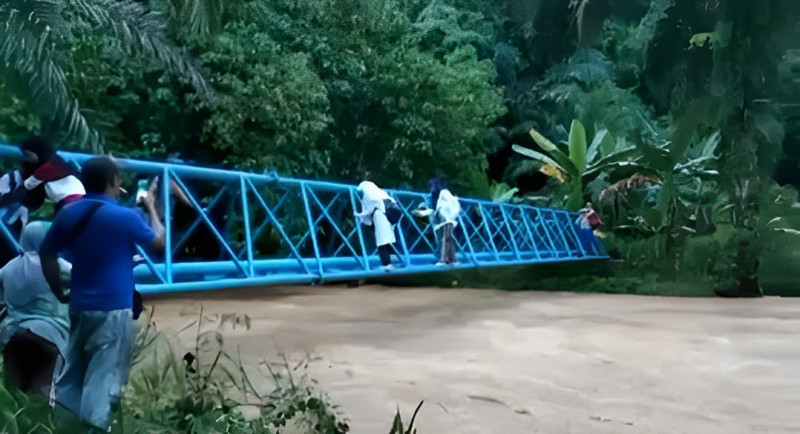 Risky river crossing: Sabah minister says work on new bridge begins tomorrow 