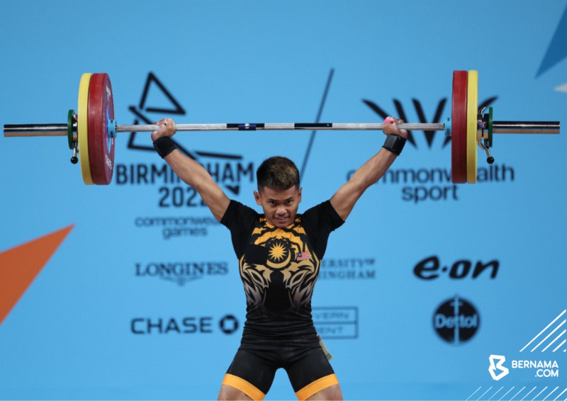 Weightlifter Aniq’s record-breaking feat a major boost to qualify for Paris Olympics