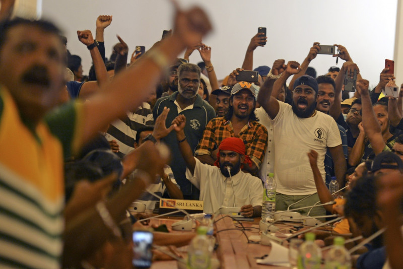 Sri Lanka police arrest man for stealing president’s flags
