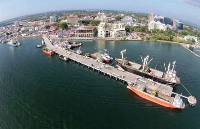More than 142 tonnes of sugar in nine containers stranded at Labuan port 