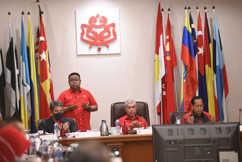 [UPDATED] Umno urges BN states to align state law with anti-hopping bill