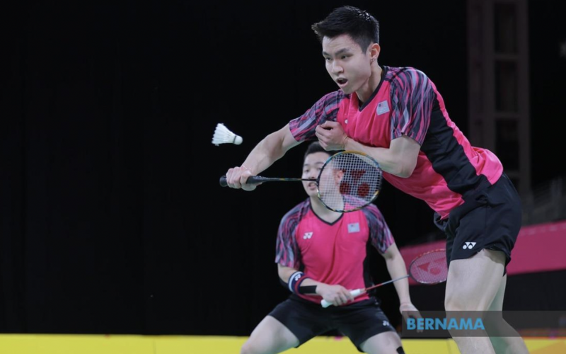 Shuttlers Aaron-Wooi Yik tame Peng Soon-Kian Meng for bronze