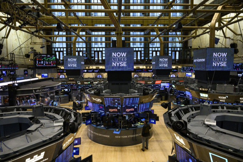 Global equities wobble as US data raises recession fear