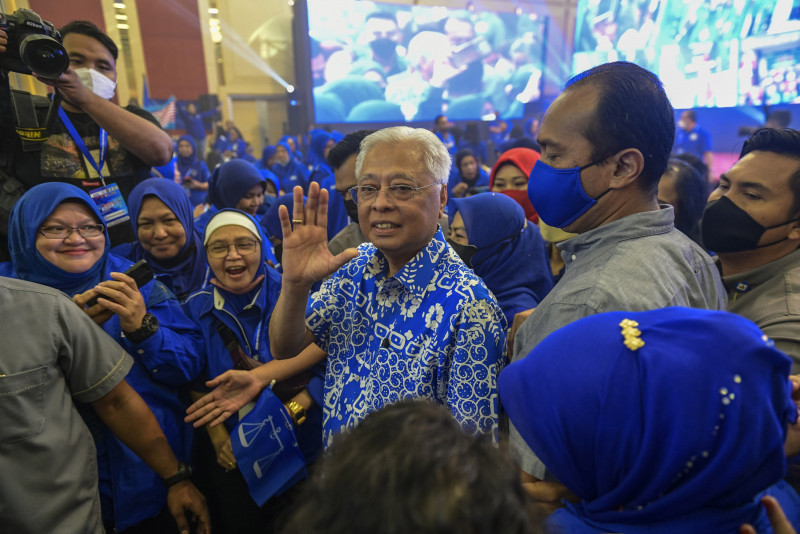 Committed, approachable, calm: citizens on Ismail Sabri’s governance 