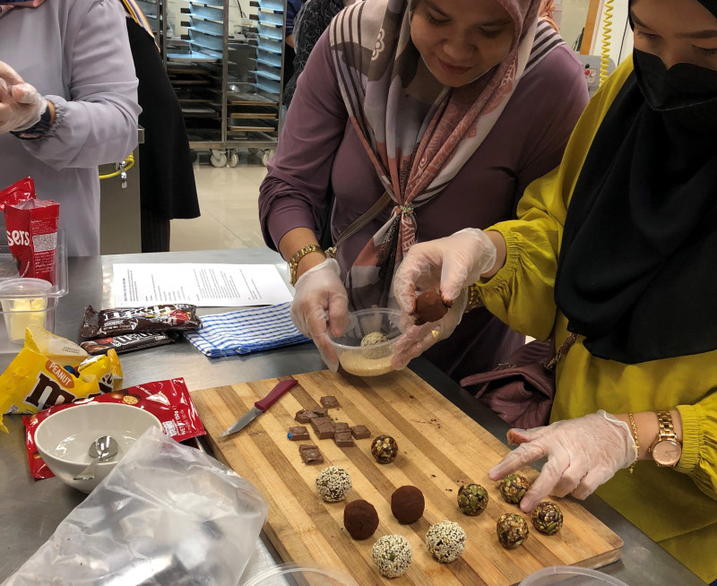 GivingHub, Mars Wrigley team up to launch home baking programme for B40 women