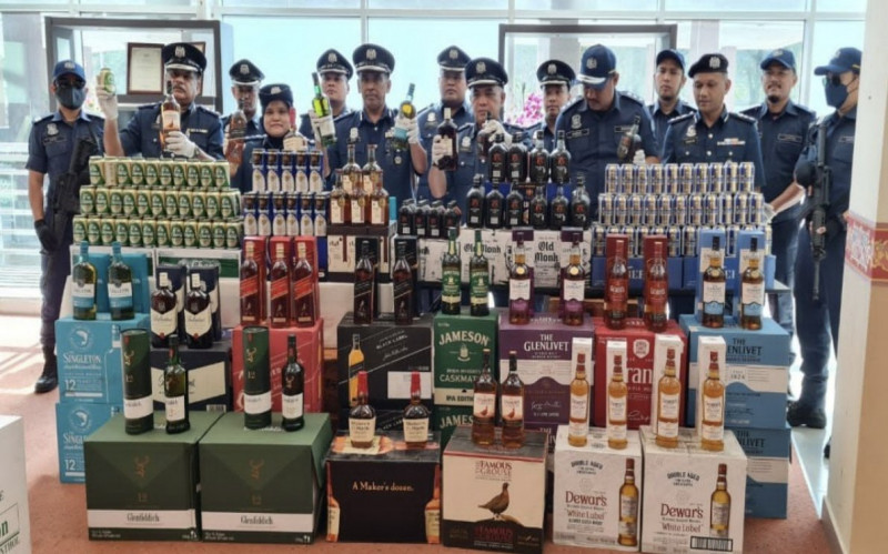 Customs foils attempt to smuggle cigs, booze, frozen meat worth RM38 mil