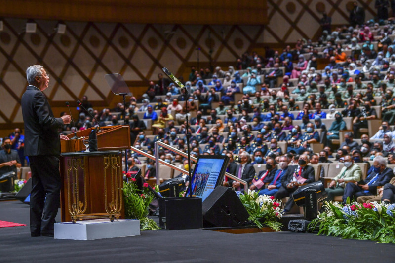 [UPDATED] RM700 cash aid for civil servants, additional RM100 increment for 2023: PM