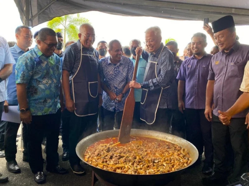 PM drops yet another hint that GE15 around the corner