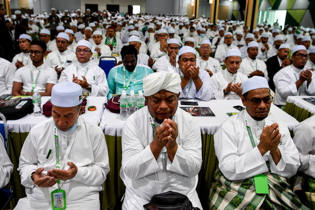 Take down Pakatan through ‘ummah’ unity in political alliance, delegates urge PAS
