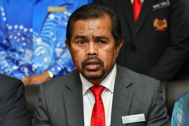 Review teachers’ job scope, promotion mismatch, Cuepacs urges Radzi
