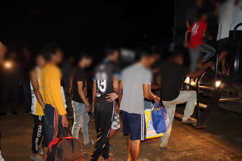 Immigration nabs 55 undocumented Filipino workers, children in Sandakan