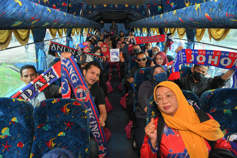 100 buses ferrying 4,000 JDT fans head to KL for FA Cup final
