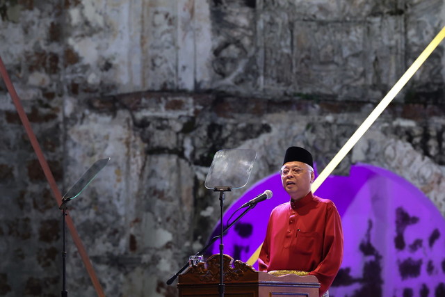 National identity must be defended in building united Keluarga Malaysia: PM