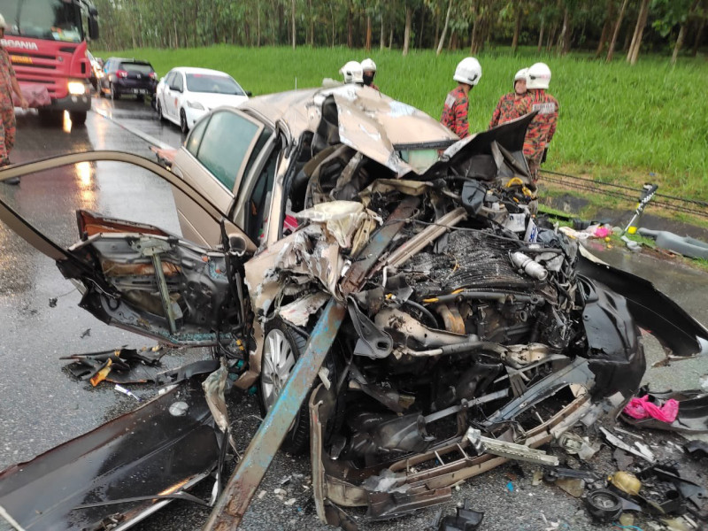 Family of four dies in multi-vehicle crash on NSE near Machap exit