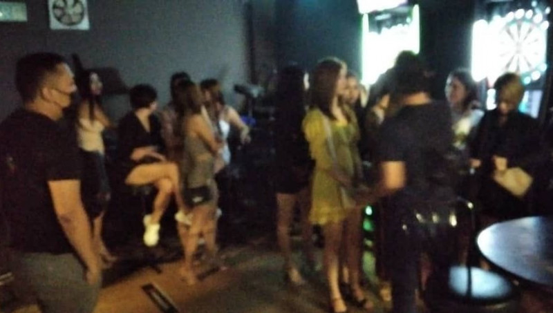 KL cops raid illegal entertainment outlet, nab 16 migrant GROs