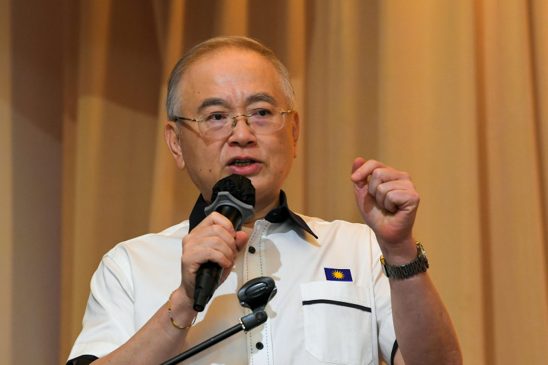 Some large-scale projects unaffected by ringgit drop: Wee