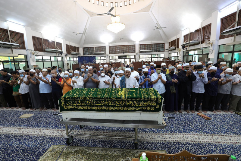 Former Melaka chief minister Adib Adam dies at 81