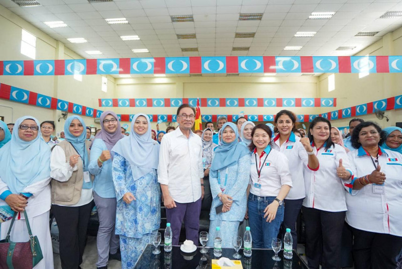 Mother-child citizenship: support private member’s bill, Anwar tells PKR