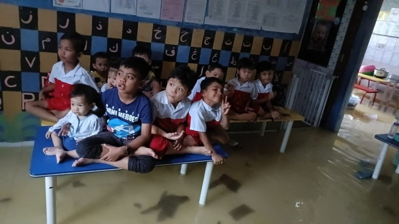 Johor Baru flash floods: 14 kindergarten kids, teachers rescued