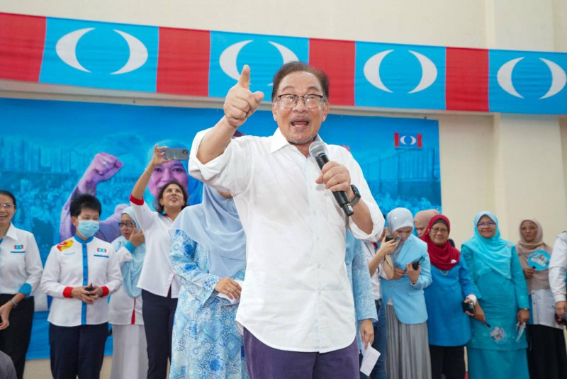 Don’t listen to ‘pious’ Malay-Muslim parties that fail other races: Anwar