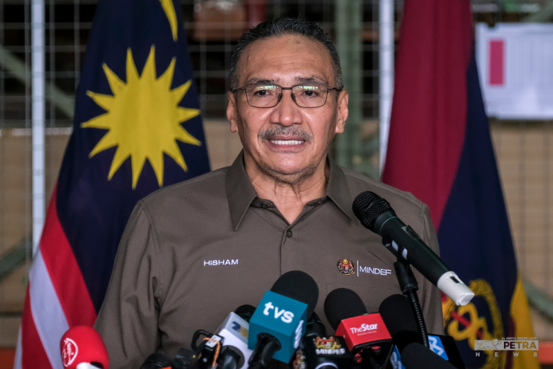 GE15: Hishammuddin demands proof of ATM personnel early voting claim from Anwar 