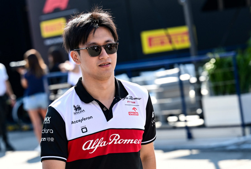 Chinese driver Zhou extends contract with Alfa Romeo into 2023