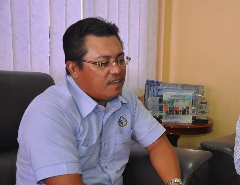 Ex-Kuala Langat district office head charged with taking RM100,000 bribes