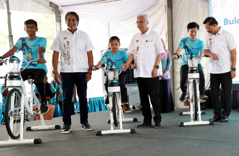 MoH to upgrade neglected hospitals, clinics in rural areas: Khairy