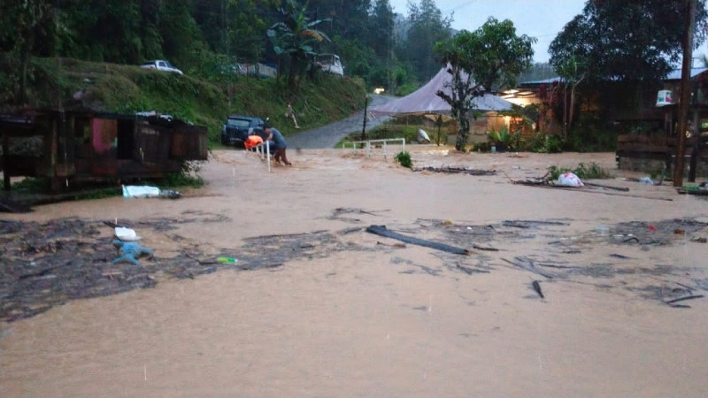 Flash floods hit Penampang, Sepanggar