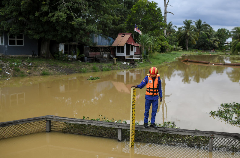 Sg Melaka water level at Batu Hampar in danger zone