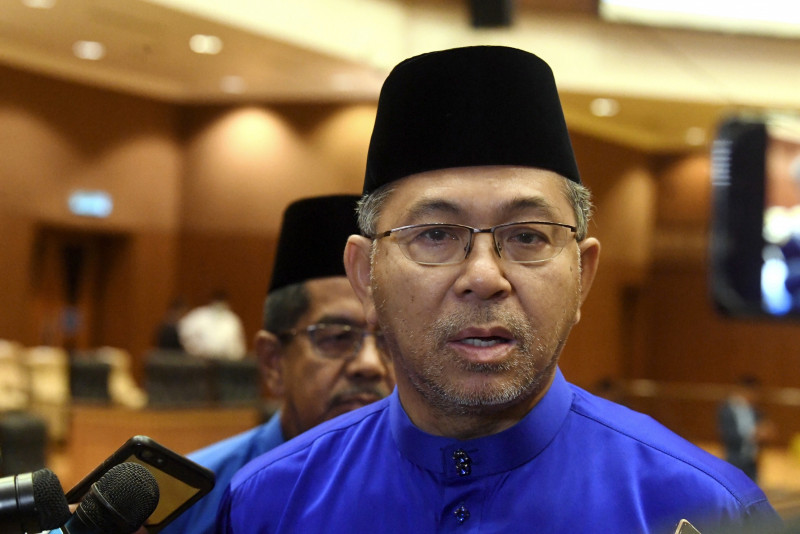 Ex-Perlis MB Azlan Man to be hit with corruption-related charge tomorrow