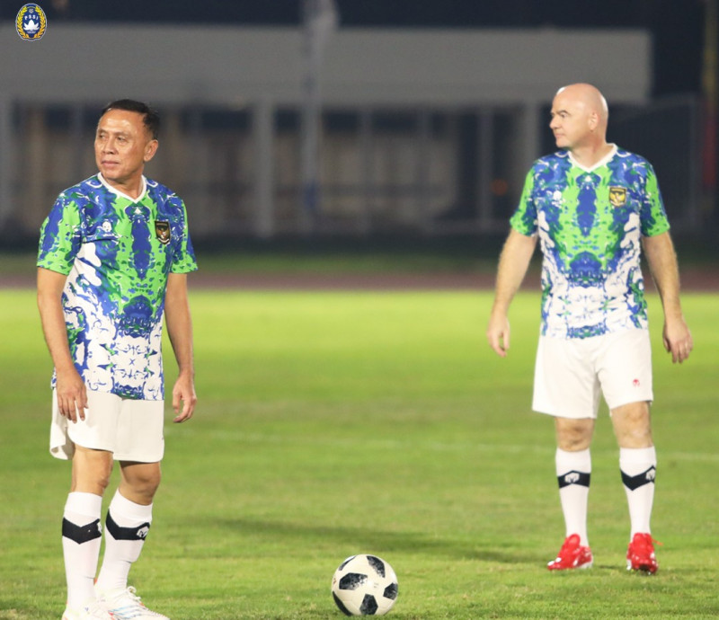Netizens slam Indonesian football body, FIFA for kickabout in wake of stadium tragedy