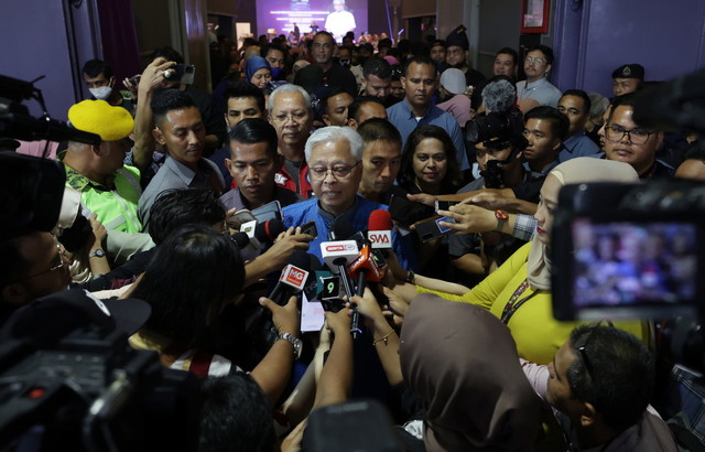 Wrest Putrajaya first, then talk about DPM posts: Ismail Sabri