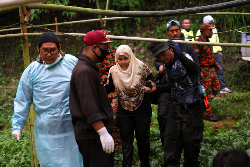 [UPDATED] Chopper carrying doctors makes emergency landing in Cameron Highlands