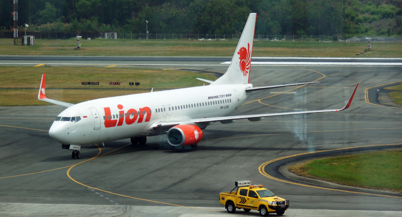 Engine fire after take off forces Lion Air flight to return to Jakarta airport