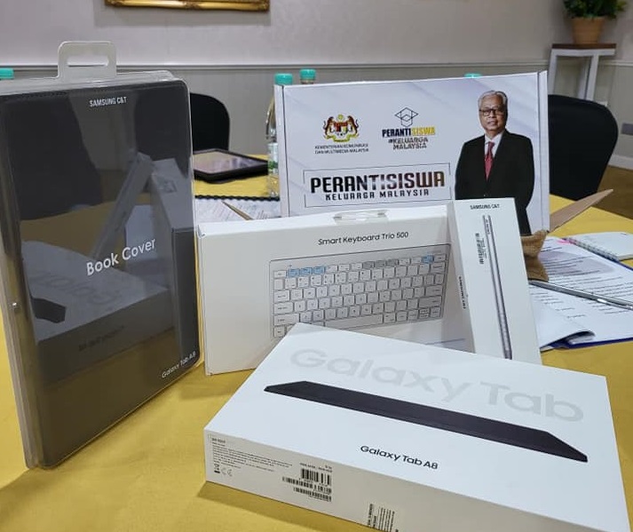 Irresponsible, unreasonable to sell PerantiSiswa devices: students