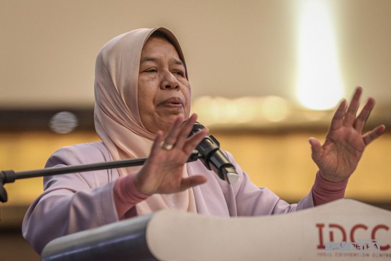 Zuraida endorses Dr Mahathir as Perikatan adviser for SG4