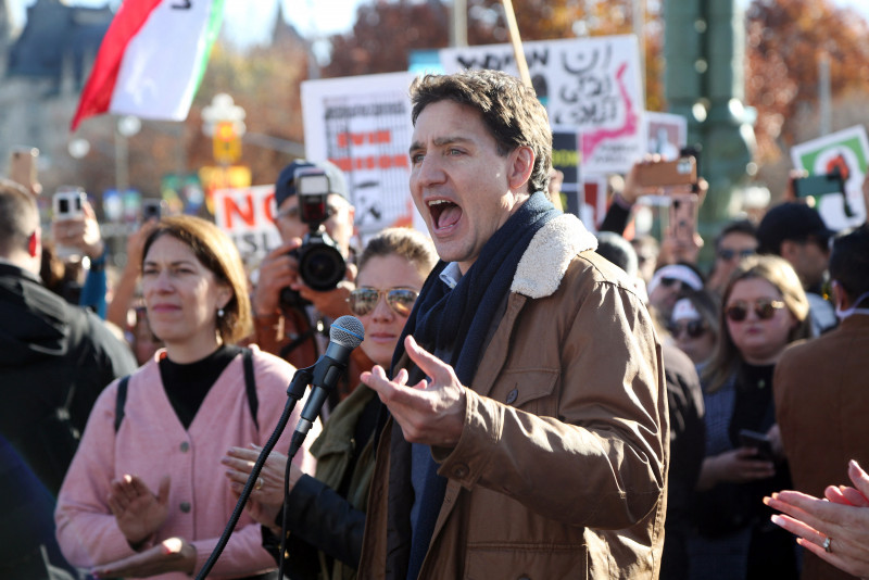 Trudeau joins Canadian demonstrators in support of Iran protests