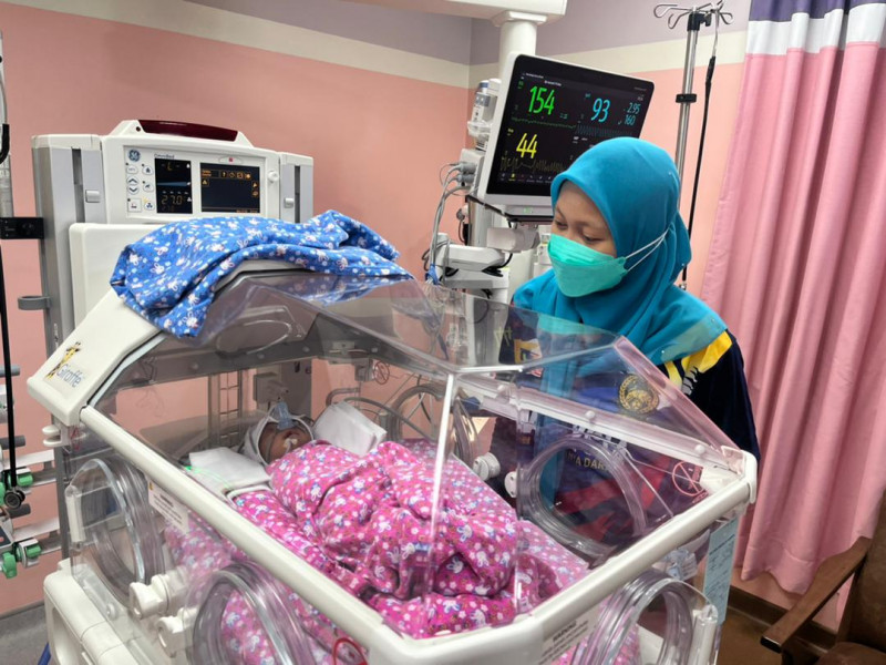 Woman shocked as hospital visit for pain turns to surprise preemie birth